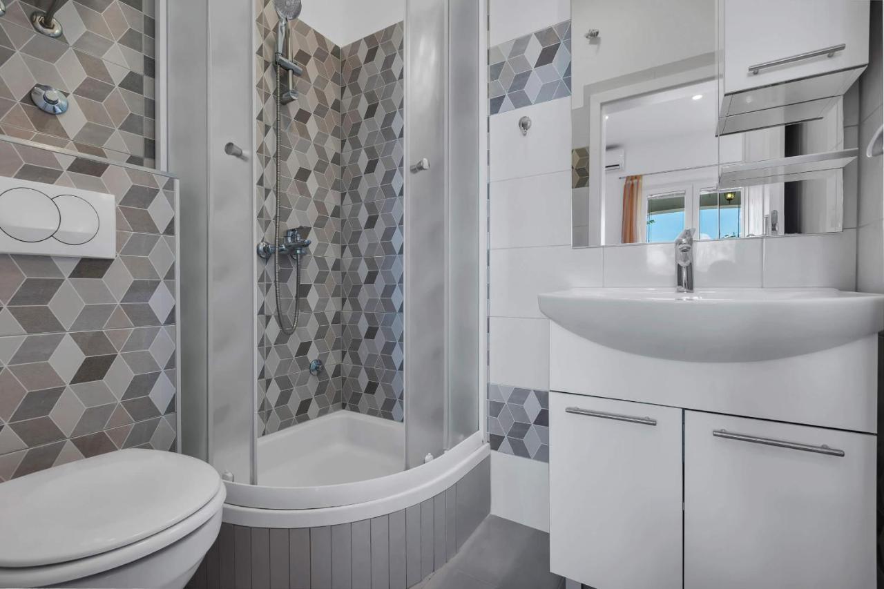 Apartment Sea Breeze