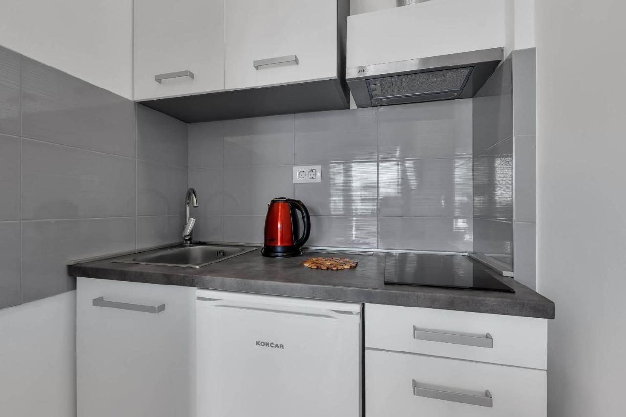 Sea Breeze Apartment *